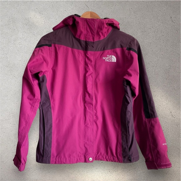 The North Face Jackets & Blazers - The North Face Hyvent Fuchsia Plum Windbreaker Jacket Outdoor Gorpcore Sports XS